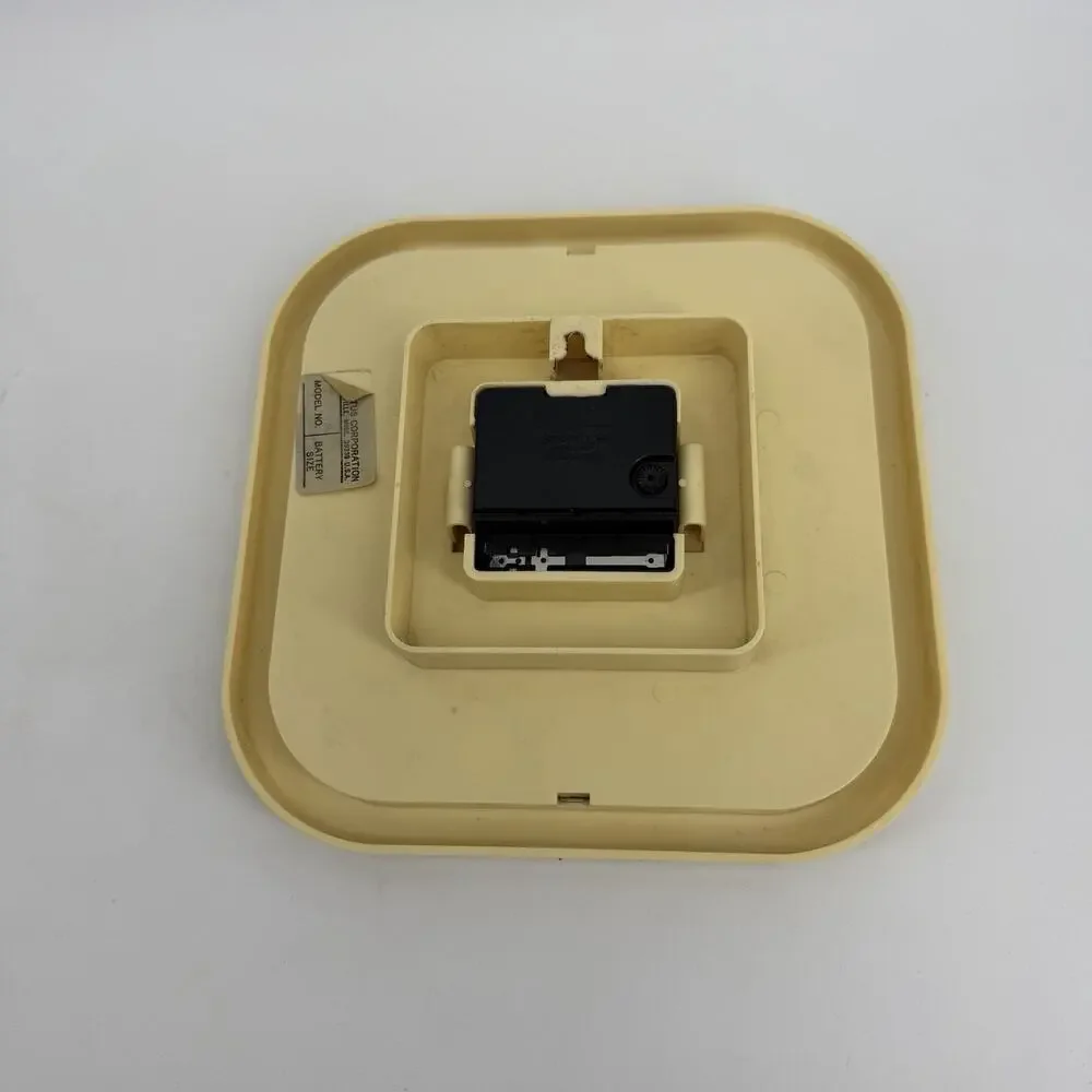 Vtg MCM Spartus Wall Clock Quartz Tested & WORKS CREAM BEIGE Made USA